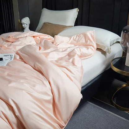 NORA Mulberry Silk Filling Comforter