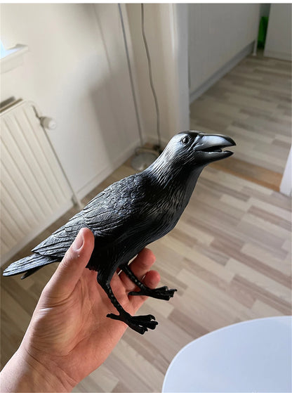 Gothic Raven Lamp – Vintage Resin Bird Lamp for Home Decor, Mysterious Crow Table Light
