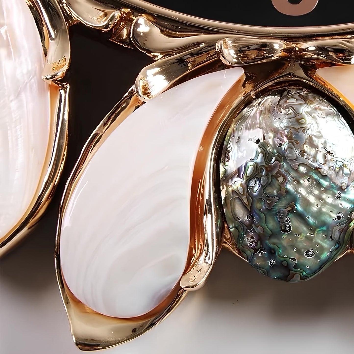 Luxuriöse handgefertigte Wanduhr mit Abalone- und Perlmutt-Intarsien